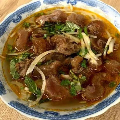 Hình ảnh Bún bò Tái Gân ( chưa bao gồm hộp đựng )