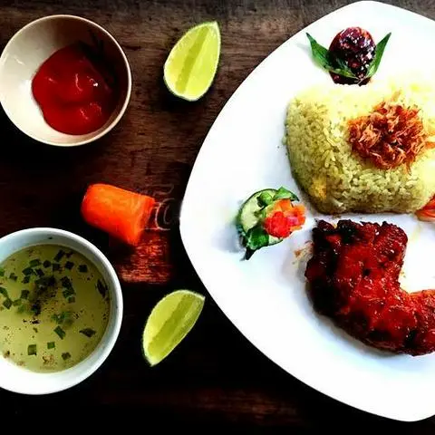 Hình ảnh Cơm Đùi Gà Rô Ti