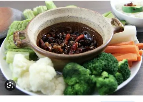 Hình ảnh Rau Luộc Chấm Kho Quẹt