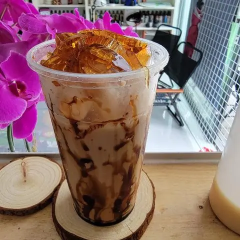 Hình ảnh Trà sữa rau câu đường đen 