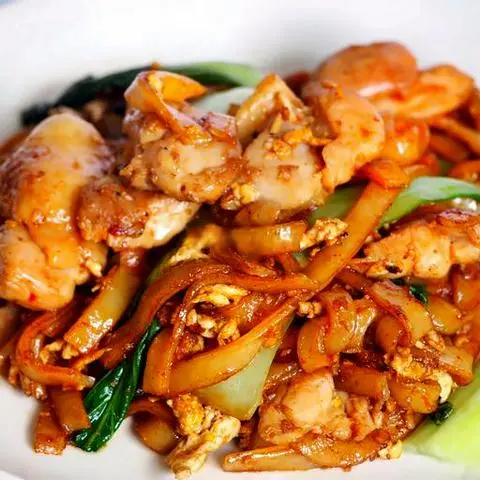 Hình ảnh Hủ tiếu mềm xào gà