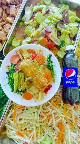 Hình ảnh Cơm chay thập cẩm tàu hủ ki - 1 chai peppsi
