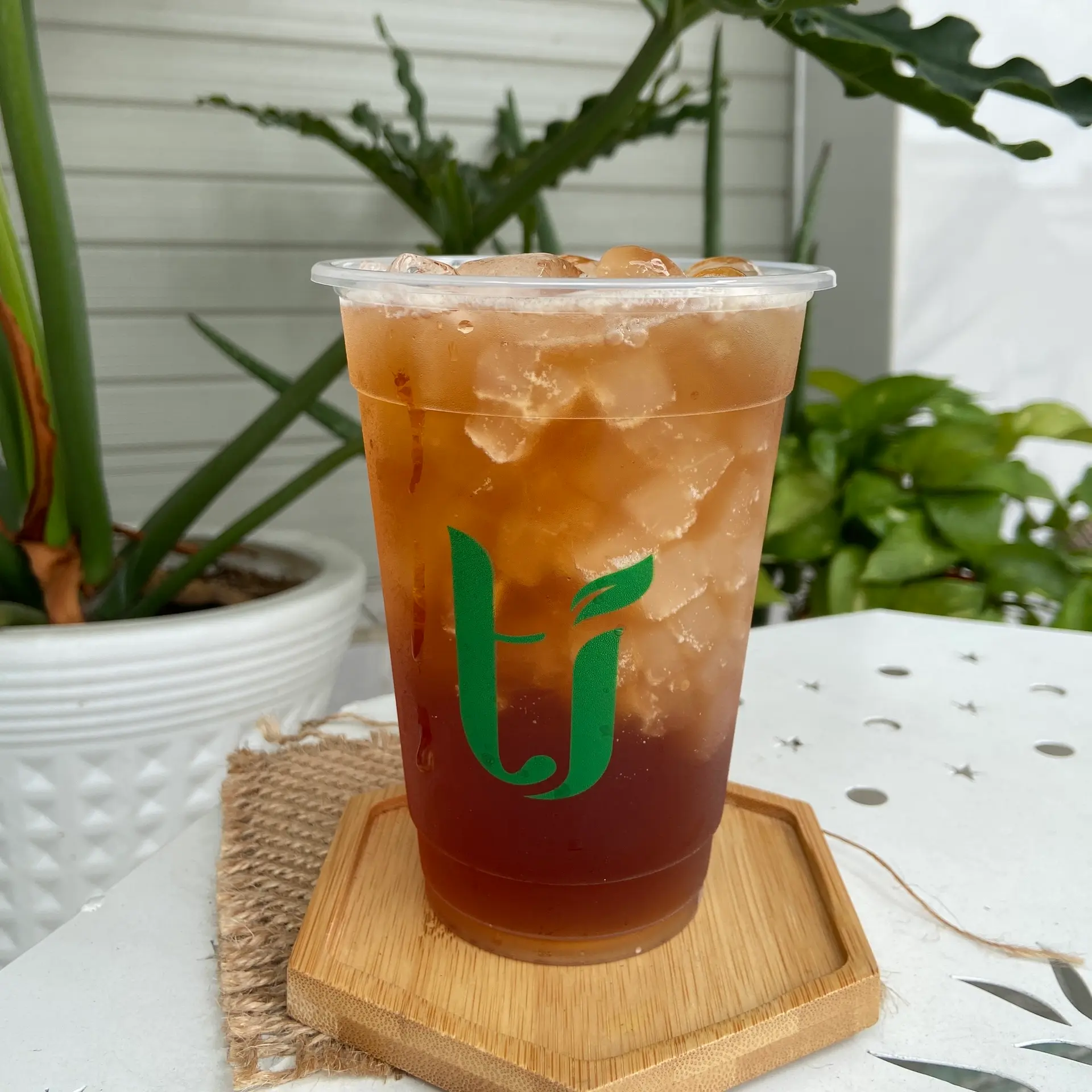 Hình ảnh Hồng trà nha đam - M 500ml