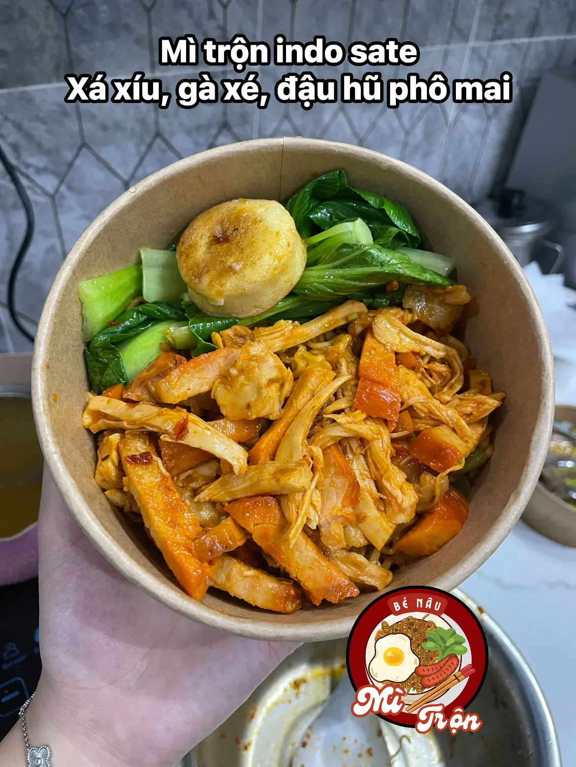 Hình ảnh Mì trộn xá xíu, gà xé, đậu hũ phô mai