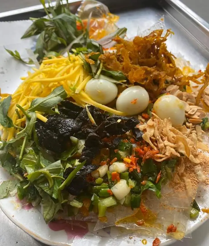 Hình ảnh Bánh Tráng Trộn Khô Bò Đen,Mực 