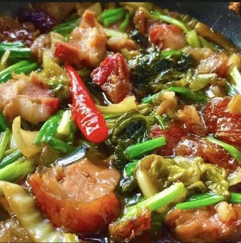 Hình ảnh Cơm Heo quay kho cải chua