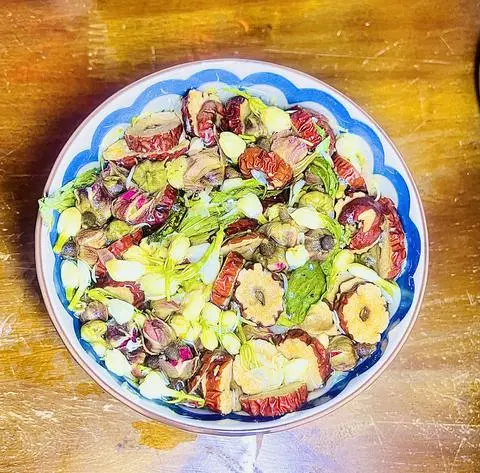 Hình ảnh Trà Nhài Nụ mix Hồng Tây Tạng (Trà Thảo mộc nóng-Không đá)