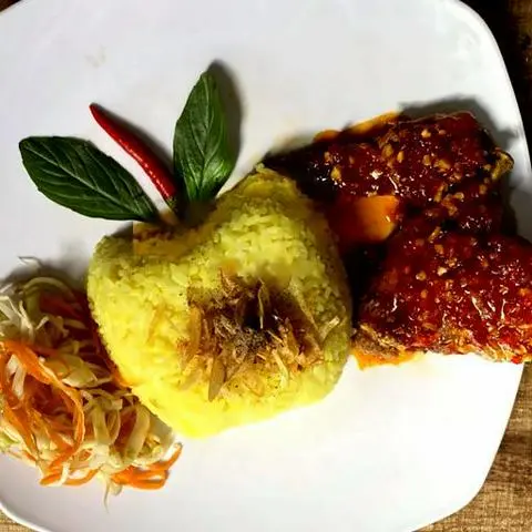 Hình ảnh Cơm Cánh Gà Chiên Mắm