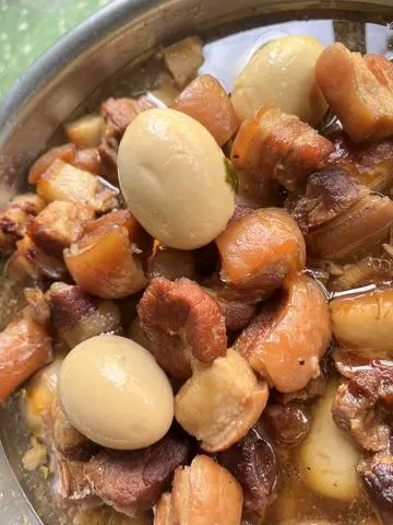 Hình ảnh Cơm Thịt Kho Trứng