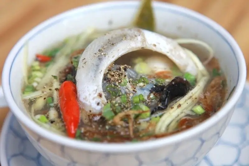 Hình ảnh Lẩu mắt cá ngừ măng chua