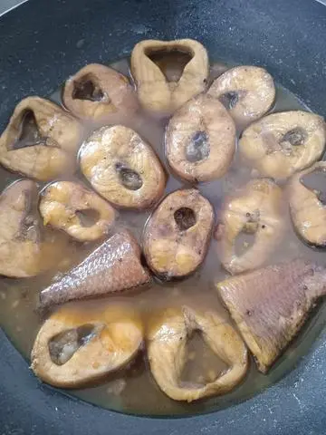 Hình ảnh cơm cá lóc kho tiêu