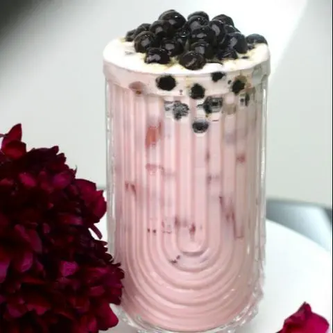 Hình ảnh Trà sữa hoa hồng trân châu - Rose milk tea