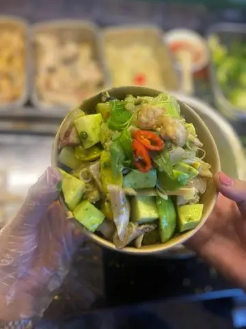 Hình ảnh chân gà fulltopping sốt tiêu xanh 