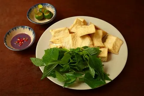 Hình ảnh Đậu mơ lướt ván