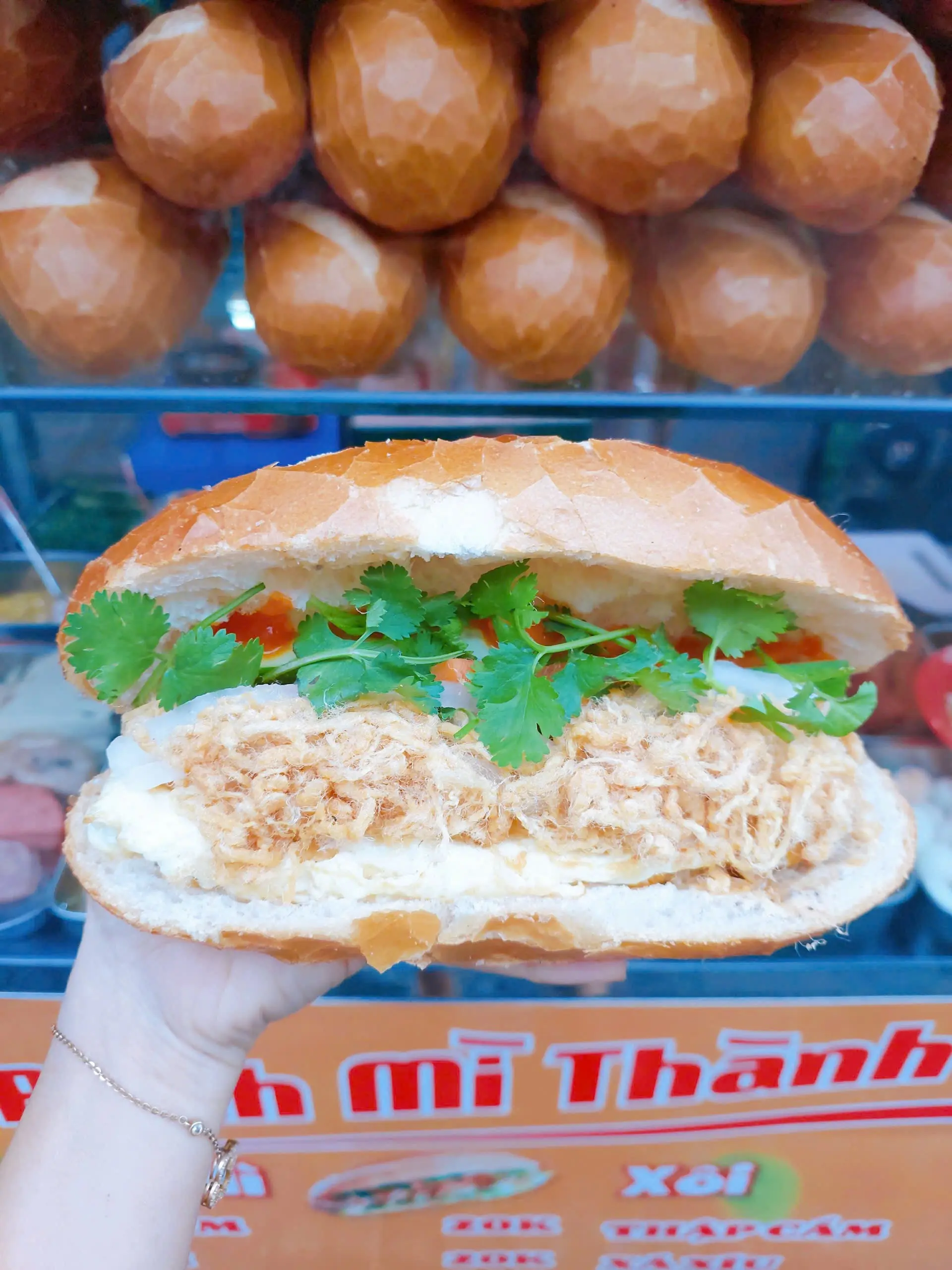 Hình ảnh Bánh Mì 2 Trứng Chà Bông