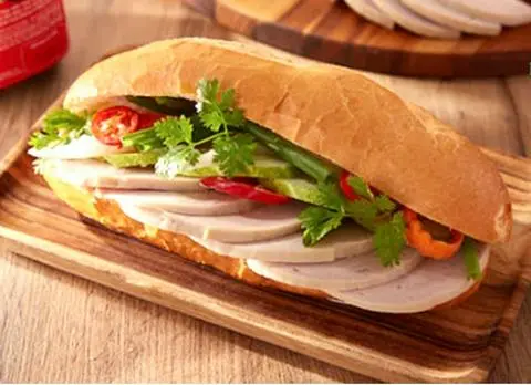 Hình ảnh Bánh Mì Chả Lụa