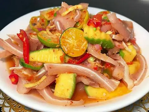 Hình ảnh Tai Heo+Chân Gà Sốt Thái