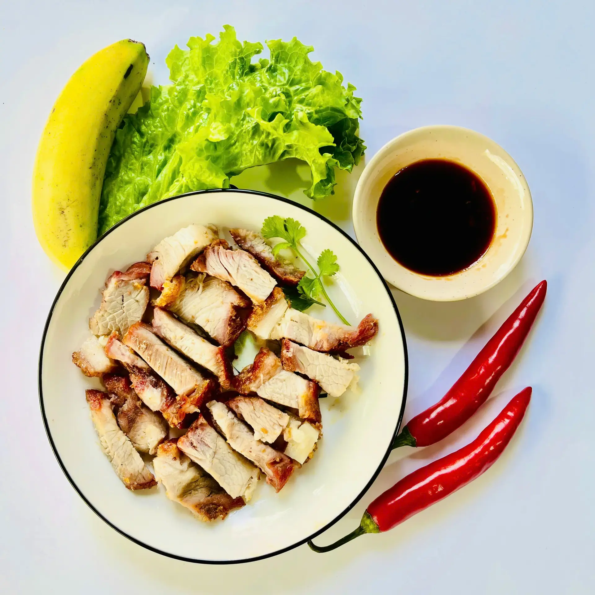 Hình ảnh Cơm HEO QUAY sốt ngũ vị