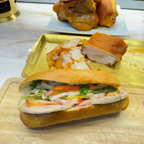 Hình ảnh Bánh mì thịt khìa