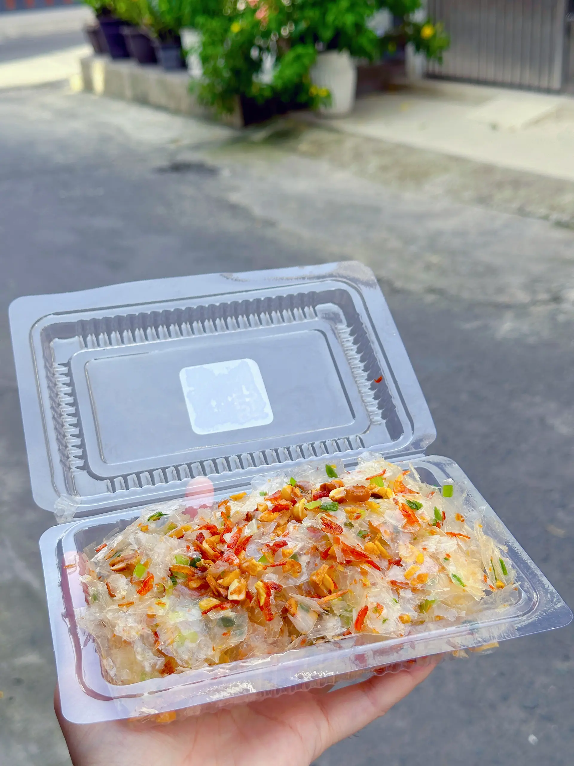 Hình ảnh Bánh tráng mỡ hành tôm rim