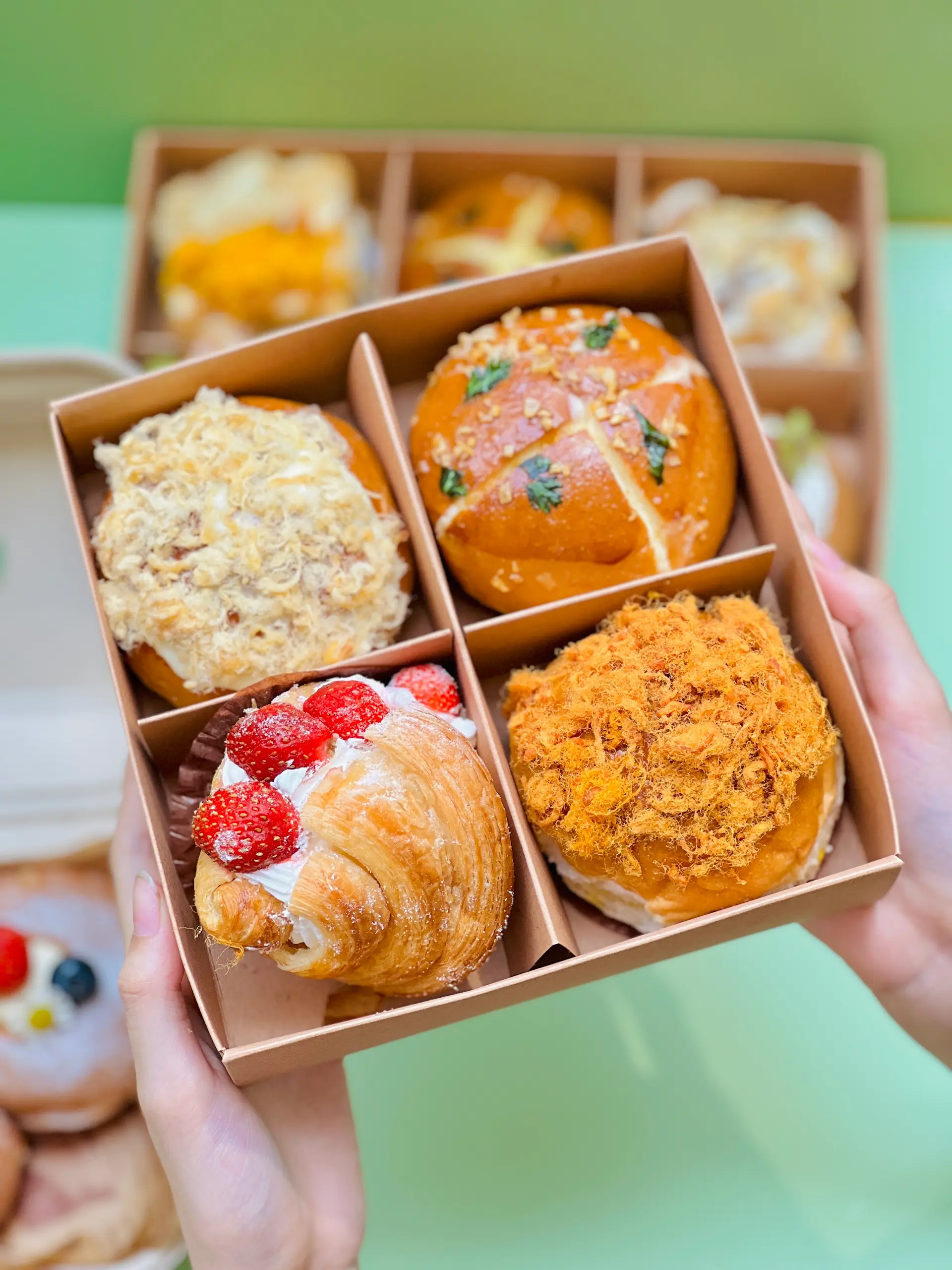 Hình ảnh Set 4 bánh mặn - ngọt ngẫu nhiên
