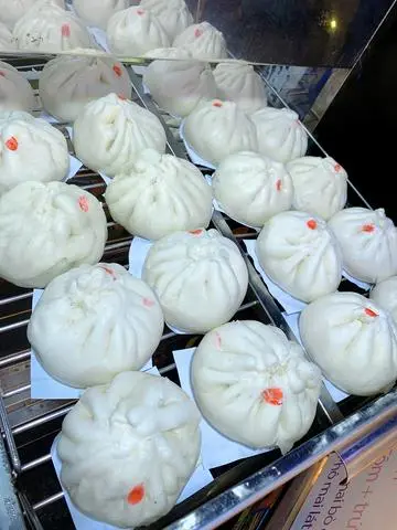 Hình ảnh Bánh bao trứng cút - thịt