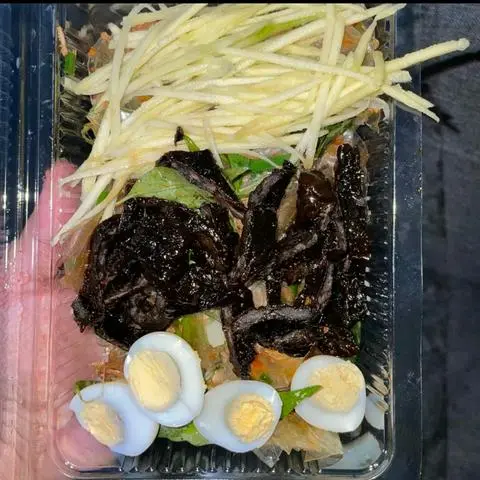 Hình ảnh Bánh tráng trộn khô bò đen