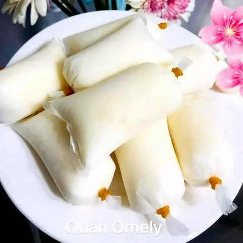 Hình ảnh Sữa chua túi nhà làm (1 túi)