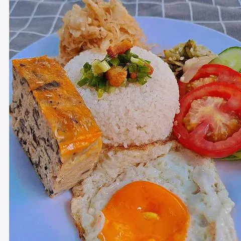 Hình ảnh CƠM TẤM- BÌ- CHẢ- ỐP LA