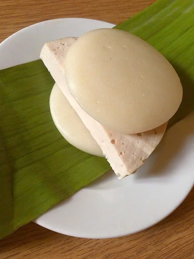 Hình ảnh Bánh Dày Kẹp Chả