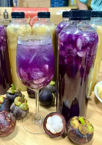 Hình ảnh Trà măng cụt chai 1 lít 