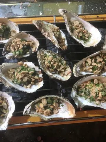 Hình ảnh Hàu nướng mỡ hành