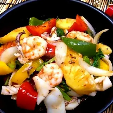 Hình ảnh Hải sản xào rau cải - đồ ăn thêm
