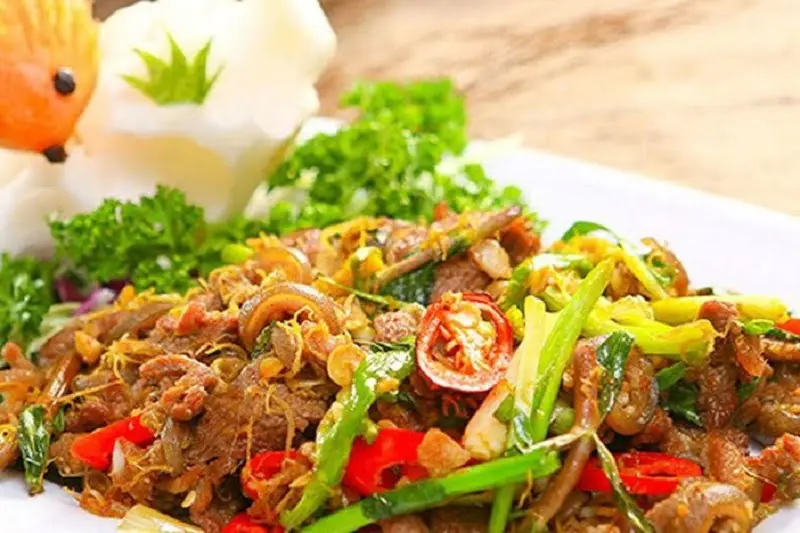 Hình ảnh HEO MỌI XÀO SẢ ỚT (LÁ LÓT)