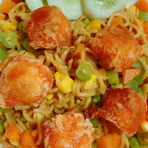 Hình ảnh Mì Trộn Hải Sản Phô Mai
