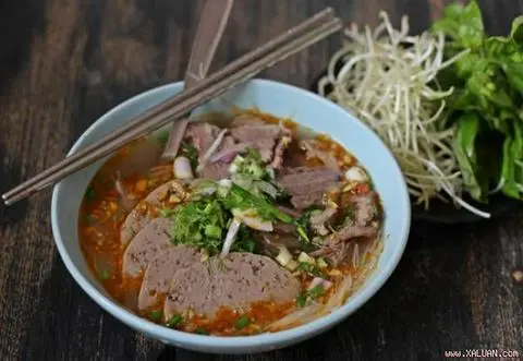 Hình ảnh Bún Bò Tái Chả