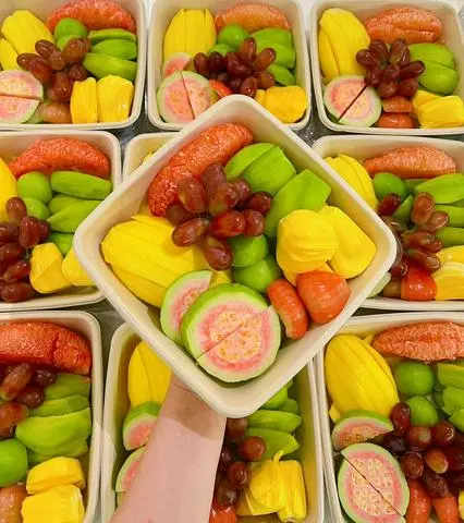 Hình ảnh Trái cây gọt sẵn - Loại chua ( 500gr )