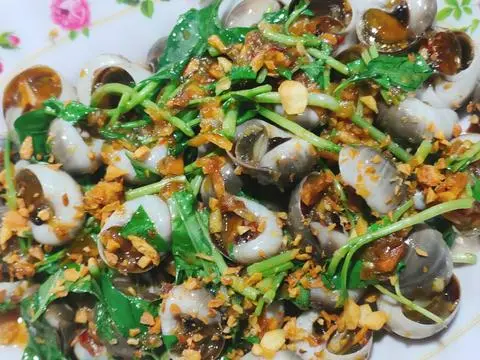Hình ảnh Ốc mỡ xào bơ tỏi 