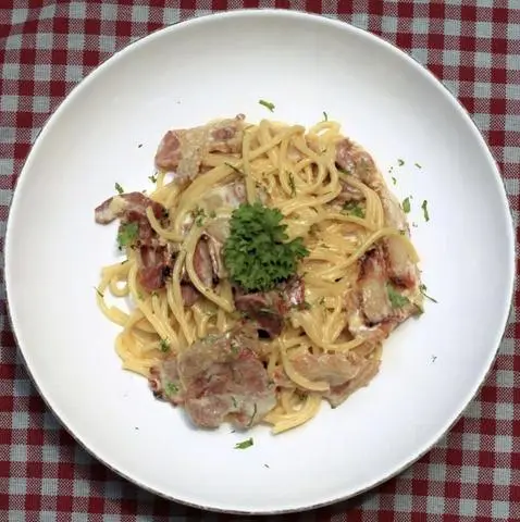 Hình ảnh Creamy bacon pasta - mì ý xông khói sốt kem nấm