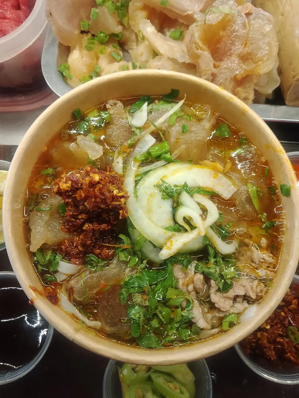Hình ảnh Bún bò tái nạm gân