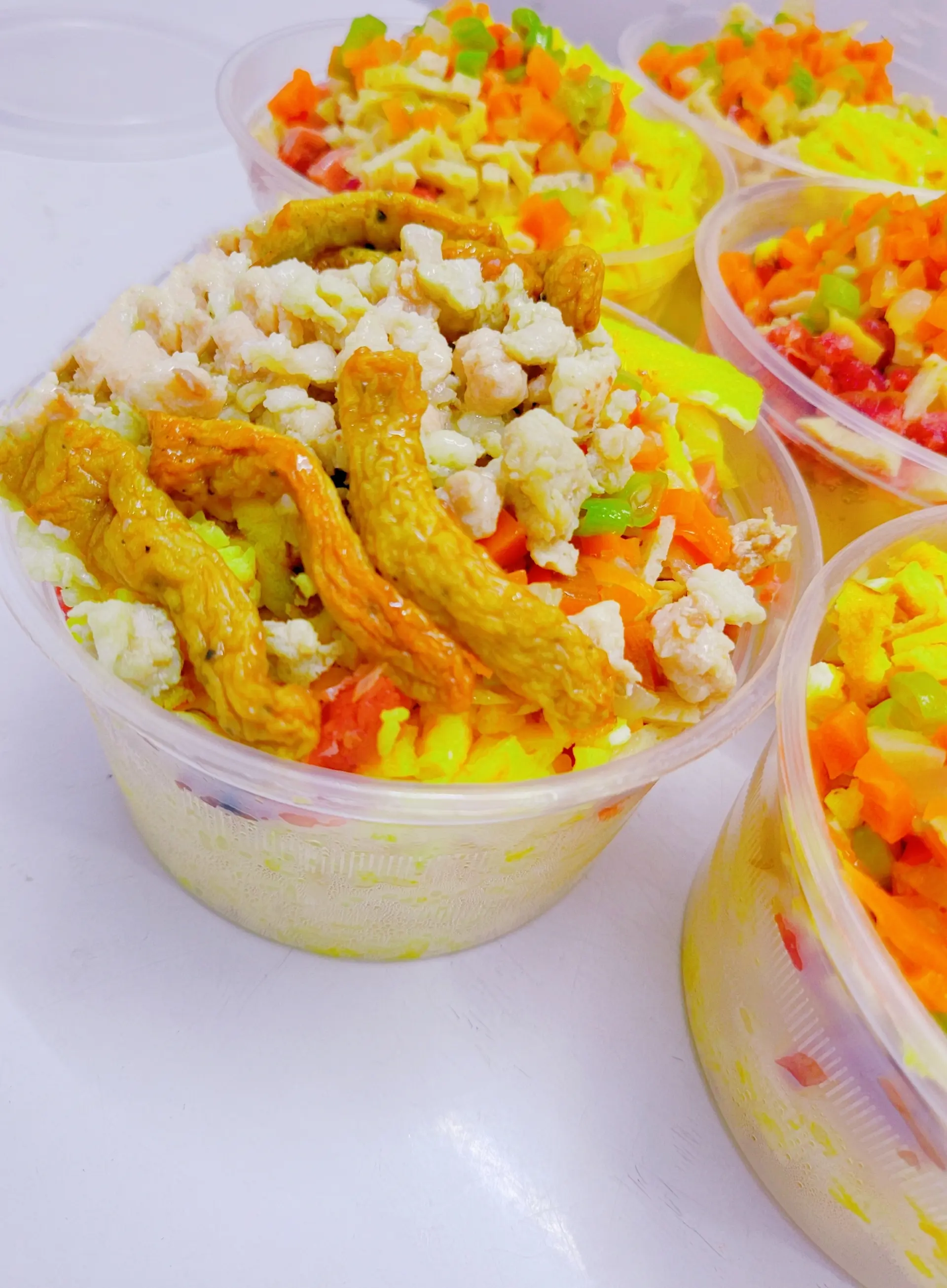 Hình ảnh Cơm Chiên Chả Cá, Thịt, Tép (ST25) Mềm Dẻo + Tặng Sốt Tương Hành Phi