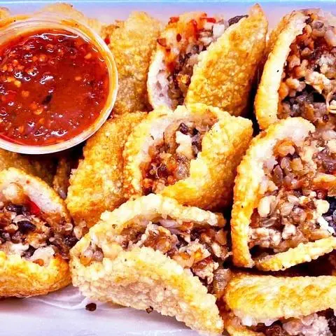 Hình ảnh Combo 5 cái Xôi Chiên Nhân Thịt - kèm 1 hũ sốt +TẶNG 1 ly Coca