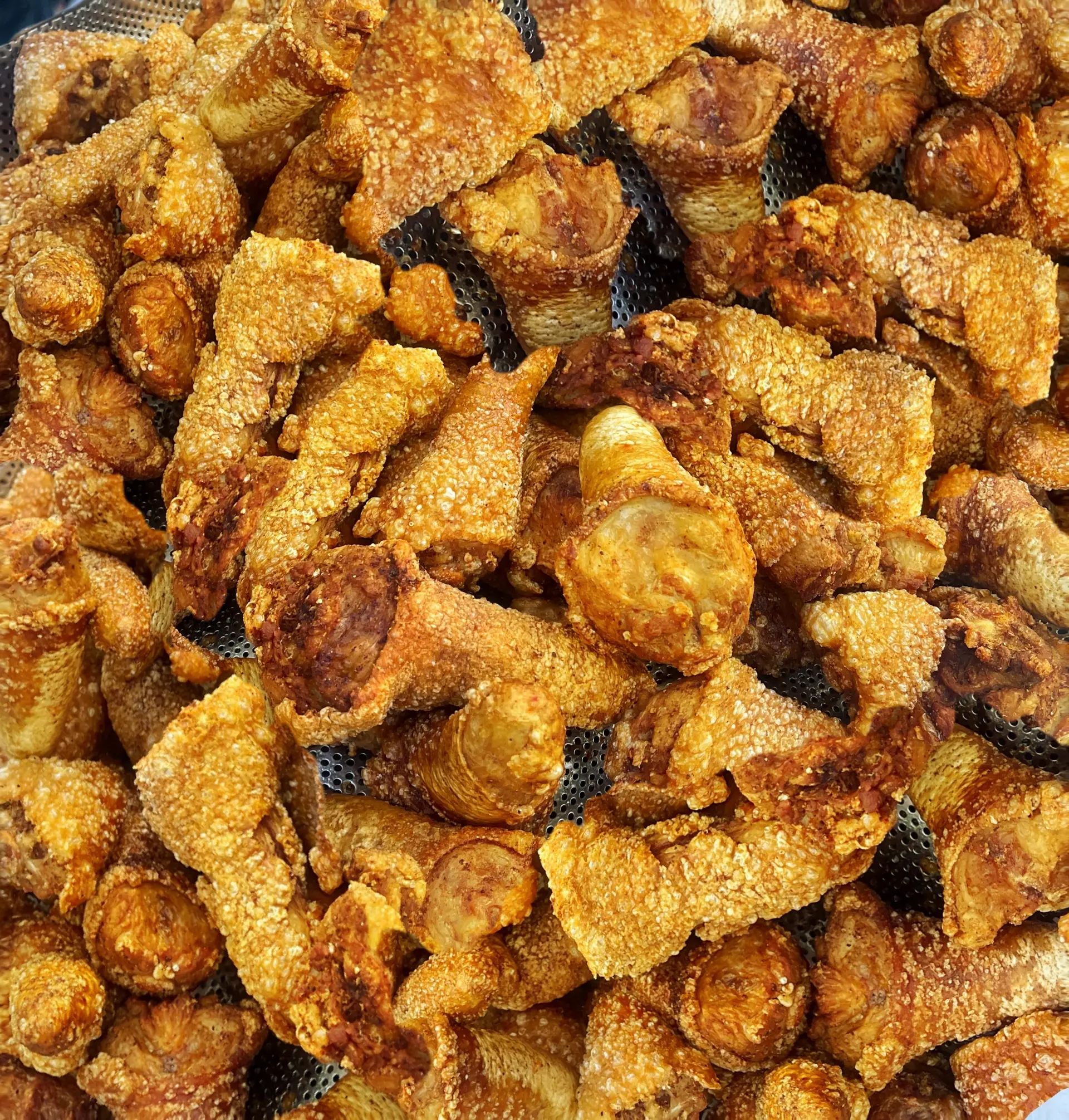 Hình ảnh ĐUÔI HEO CHIÊN GIÒN NHÀ GẤU - Hộp 1 Kg