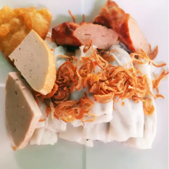 Hình ảnh Bánh Ướt 2 Chả, 2 Khúc Nem Nướng 