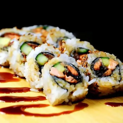 Hình ảnh Maki da cá hồi chiên