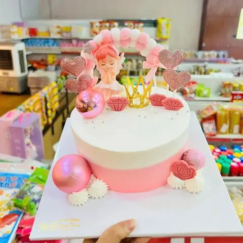 Hình ảnh Bánh Kem Sữa Tươi Bé Gái 20cm 