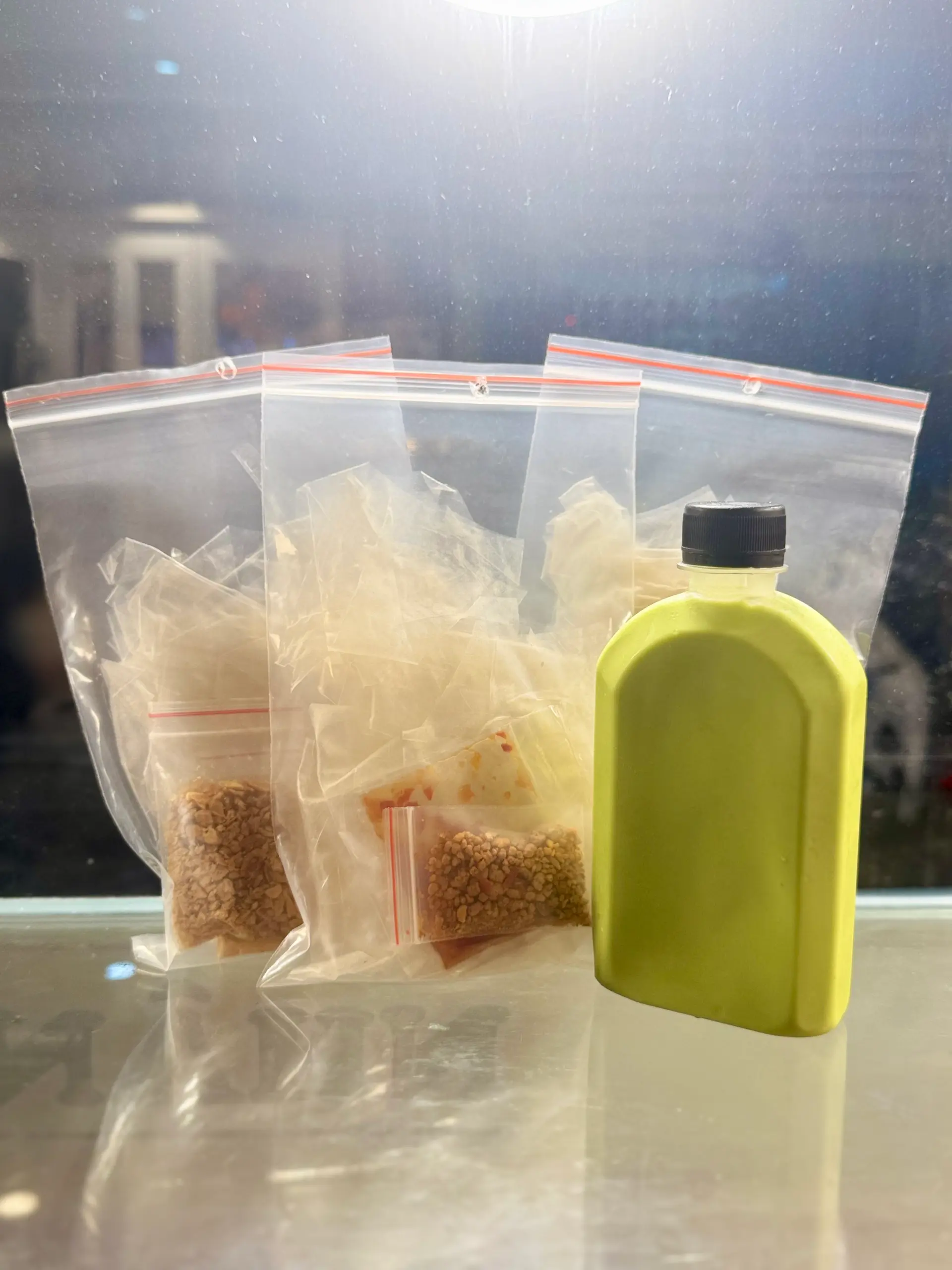 Hình ảnh Combo Set 5 (3 Loại Bánh Tráng + 1Chai Trà Sữa Thái Xanh)