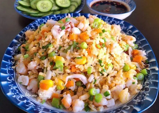Hình ảnh CƠM CHIÊN HẢI SẢN