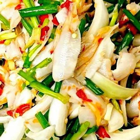 Hình ảnh Gỏi cá mai - phần lớn