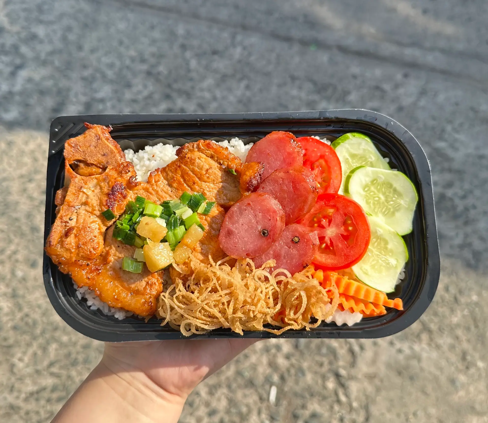 Hình ảnh Cơm sườn - bì - lạp xưởng
